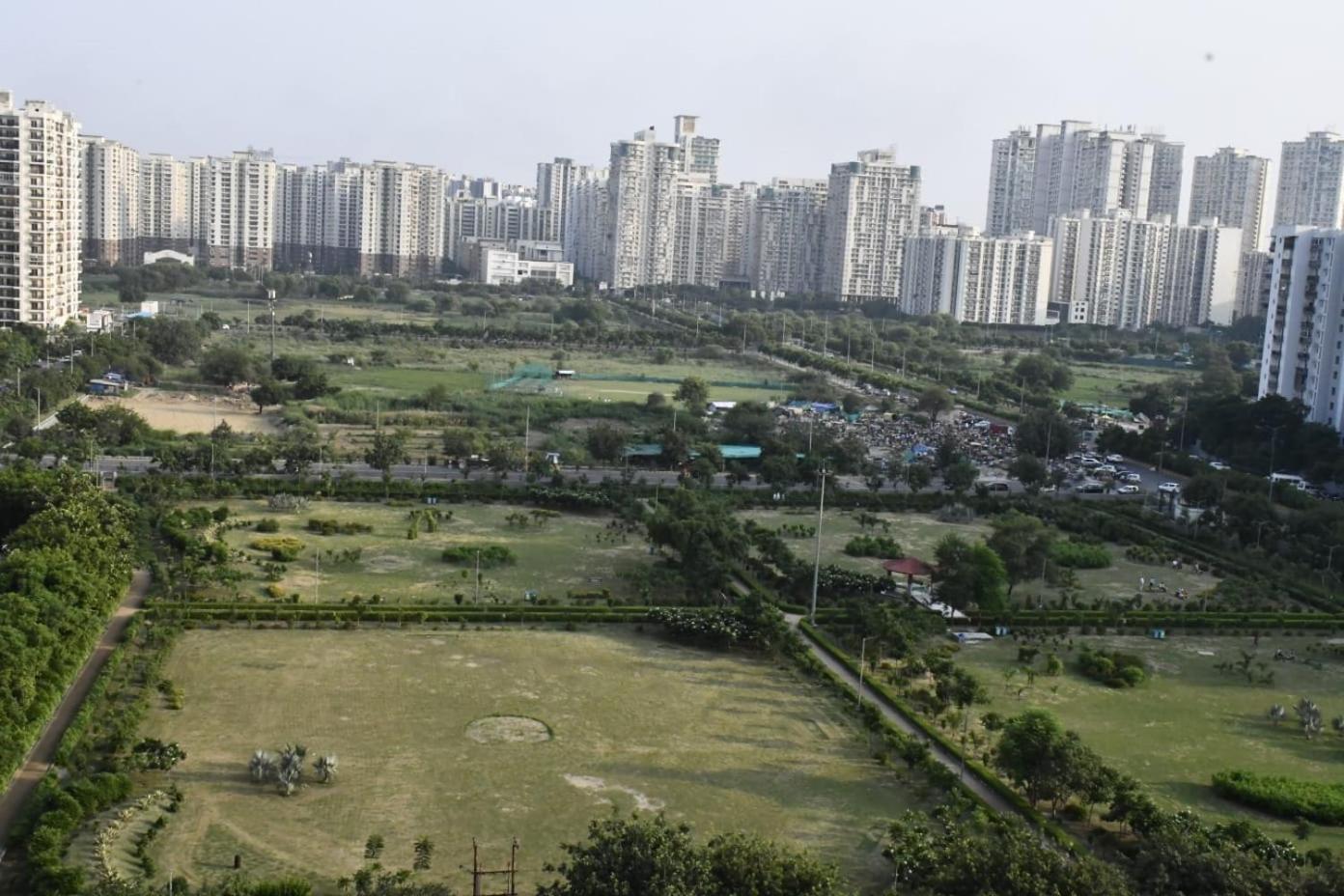 The Forest Stays-Luxury Studio Apartment In Noida Exterior foto